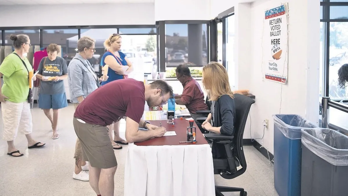 ABD’de seçim yarışı başladı: Sandıklar kuruldu