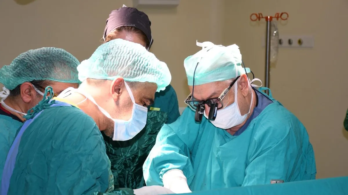 Dünya tıp tarihinde bir ilk! Türk hekimler aynı anda 7 karaciğer nakli yaptı