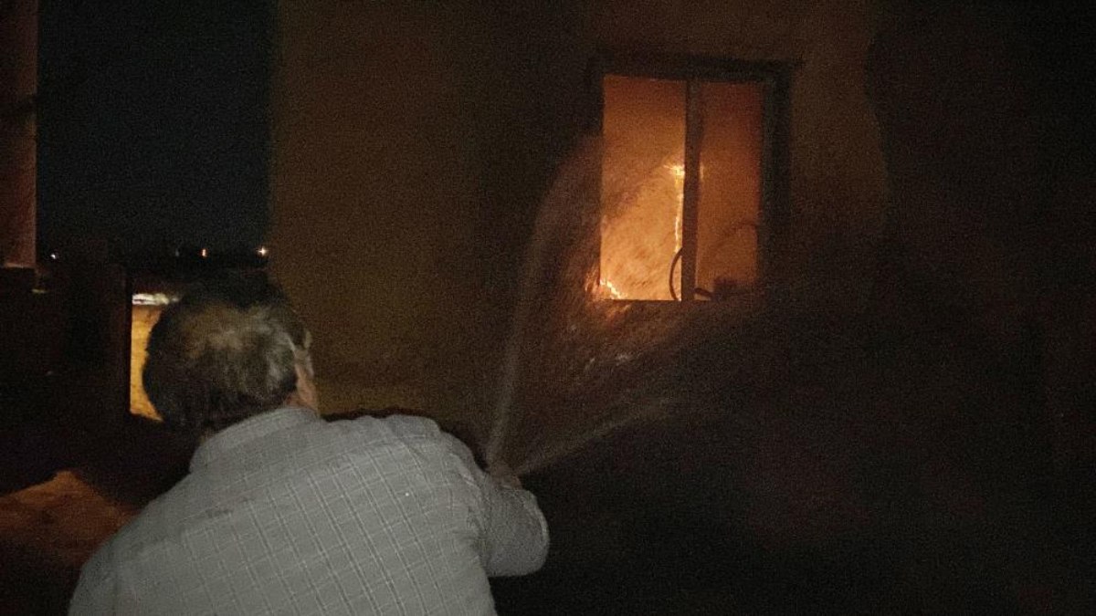 Aksaray’da sobadan yangın çıktı! Alevlere hortumla müdahale etti