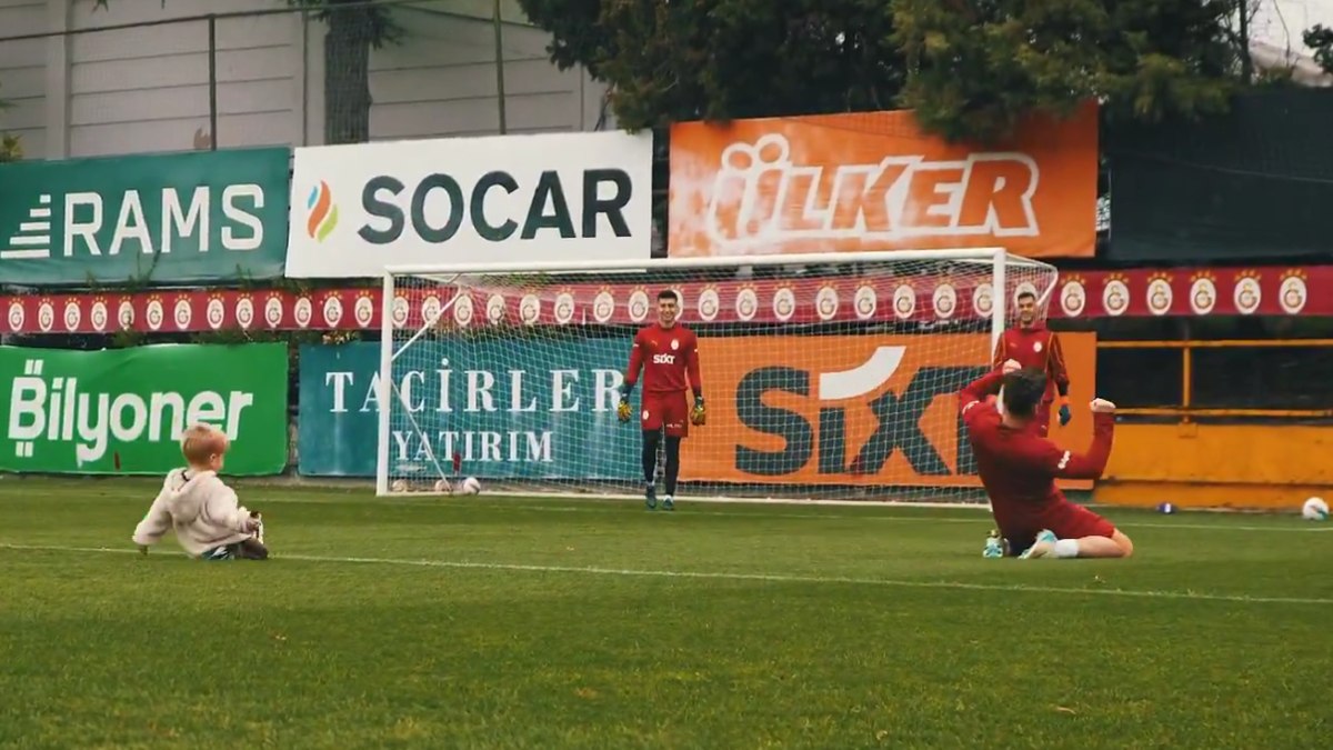 Dries Mertens’in oğluyla eğlenceli anları kamerada